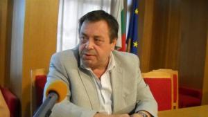 Кметът Смущаващо е че министър разсъждава по проблемите на здравеопазването
