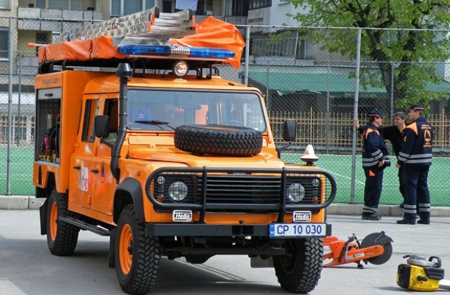 Продължава отводняването на помпената станция в Добри дол