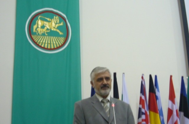 Журналистите –на последния ред. Ако няма дисциплина-на балкона.