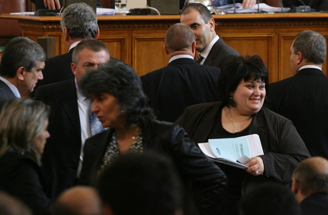 Кабинетът „Борисов е виновен за кризата!