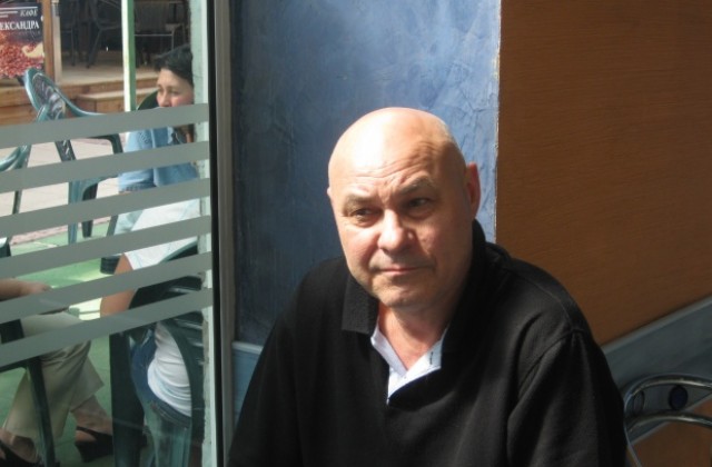 Улица Николаевска в Дупница е на тъмно, хората протестират