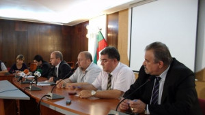 До 1407 организират кампанията против комарите