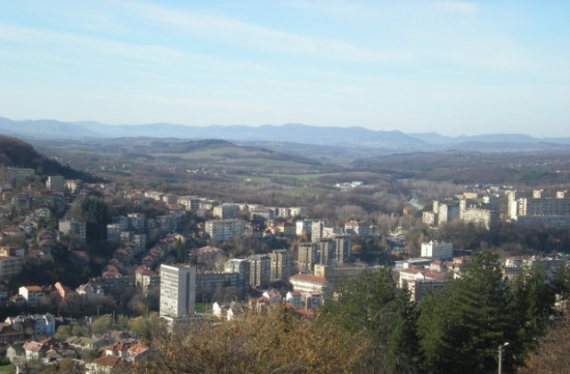 Слънчево, с превалявания