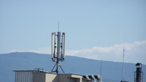 Кметът бил отговорен за липсата на карта на GSM антените