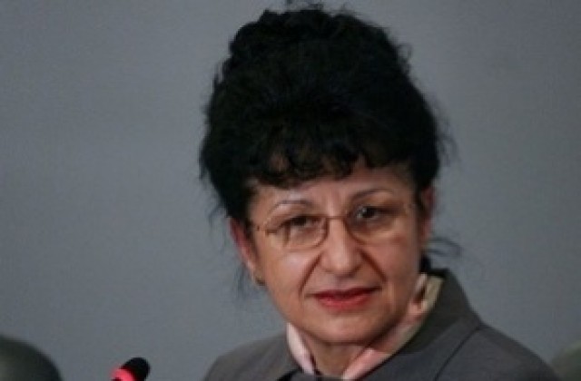 Борисова: Намалявайте леглата в болниците