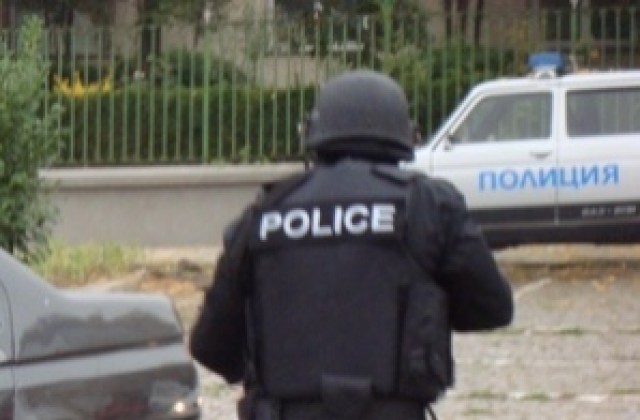 Сливенските полицаи подобряват бойната си подготовка