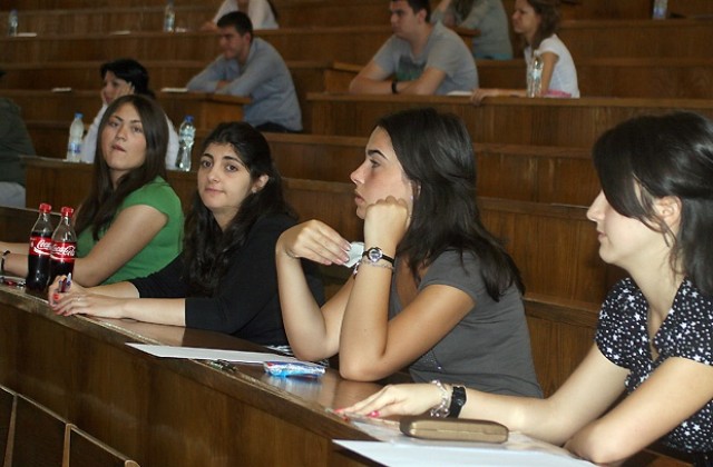 Изпити и изпитания