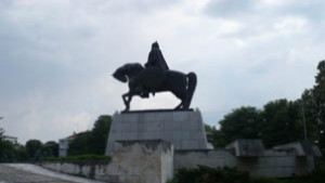 Роми на протест искат инкасатори
