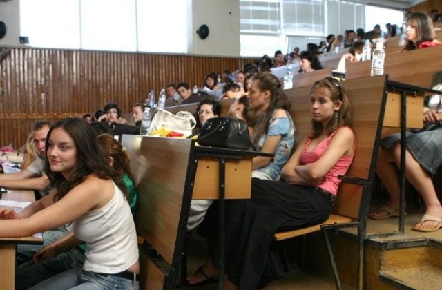 180 кандидат-студенти се пробваха на изпита по математика в ЮЗУ