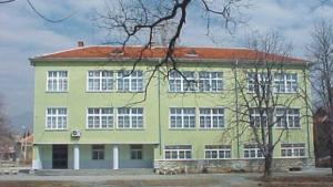 Водят се преговори за връщането на Медицинския колеж