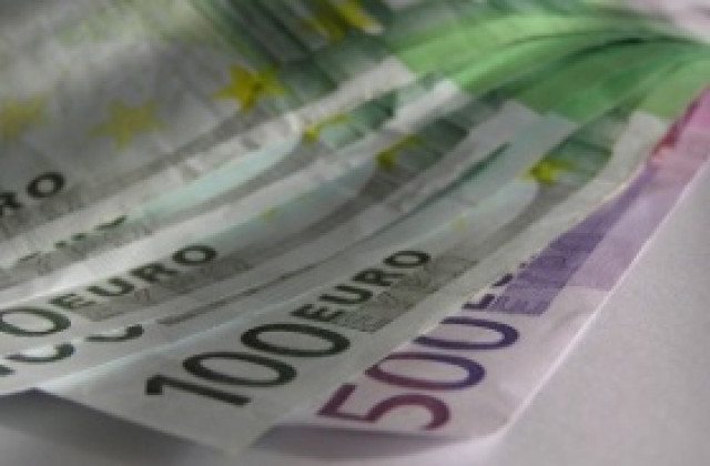 Опасенията за американската икономика изстреляха евро/долар над 1.29