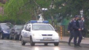 Шофьор на тролей помете три коли сред които и своята