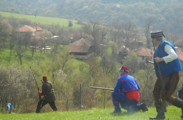 Клуб Традиция пресъздава битката в Кървав дол край Вишовград