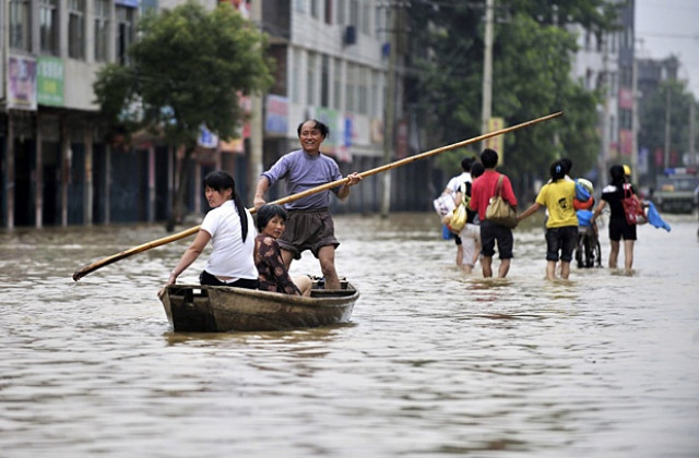Наводненията в Южен Китай отнеха живота на 146 човека