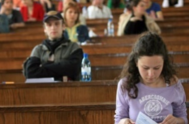 ВТУ провежда най-масовия кандидат-студентски изпит