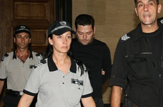 Таксиметровият шофьор, убил колегата си, остава в ареста