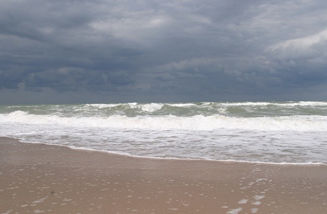 Тийнейджър се удави в морето край градския плаж във Варна