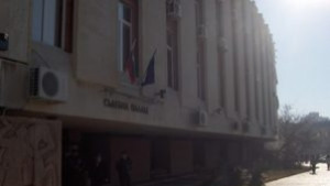 Осъдиха студентка за нападение над полицай