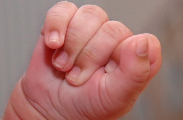 На чернокожа двойка им се роди бяло бебе