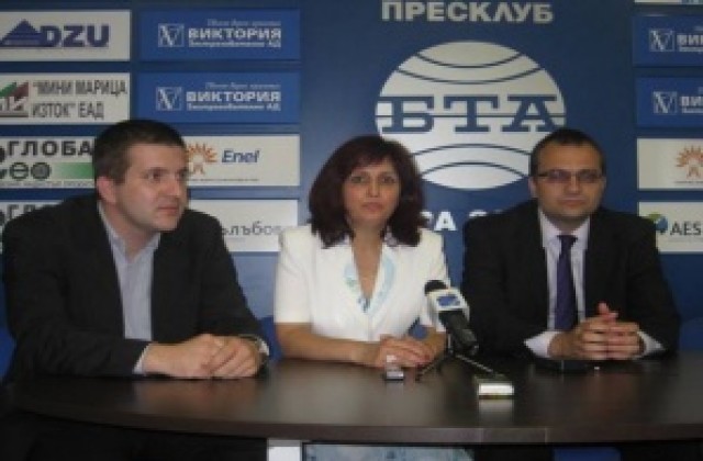 „ЕС излиза от кризата, а ние затъваме все повече”