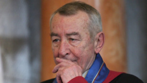 Почина писателят Дончо Цончев