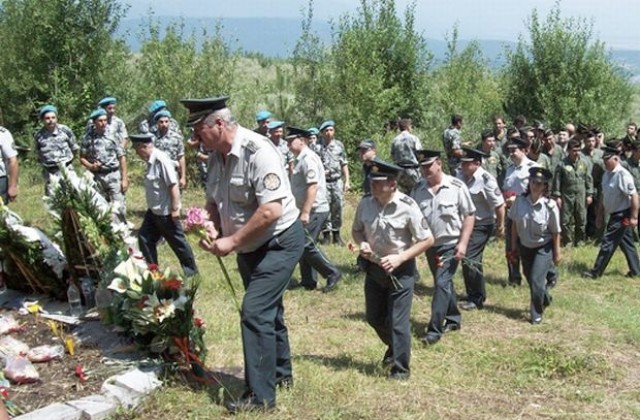 Седем години от смъртта на офицерите при пожара в Бетоловото