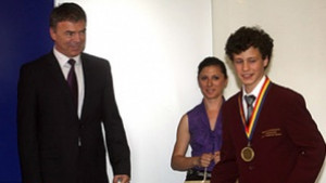 Министър Игнатов награди ученици медалисти от олимпиада