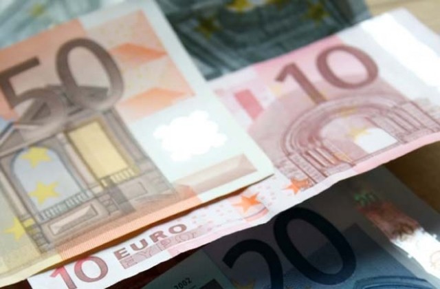 Хванаха жена, скрила 20 000 евро в „най-милото