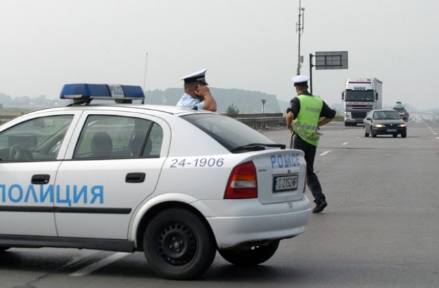 Пожар в камион затвори движението през Троян-Кърнаре