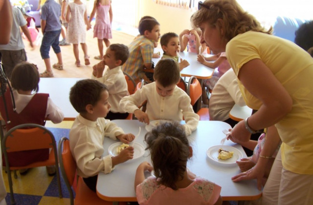 Георги Янев: Няма да има дете извън детските градините наесен