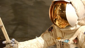 Космонавти от МКС излизат в открития космос