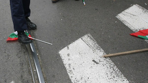 Стоглавата ламя на злото