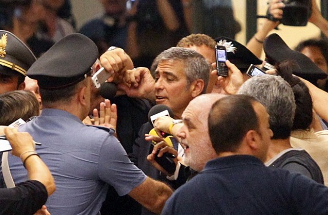 Джордж Клуни с хуманитарна награда „Еми