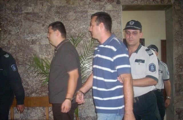 Съдът пусна под гаранция обвинените в хулиганство румънци
