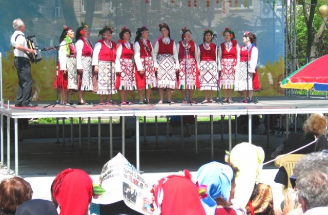 Кооперации спонсорират самодейци за събора в Копривщица