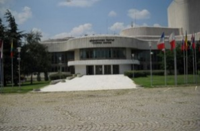 Сливенският драматичен театър остава като самостоятелен институт
