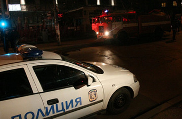 Мъж бутна съпругата си през прозореца