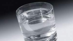 Раздават безплатна минерална вода заради жегите