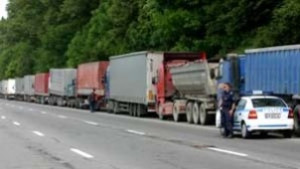 Въведоха забрана за камиони по републиканските пътища и магистралата