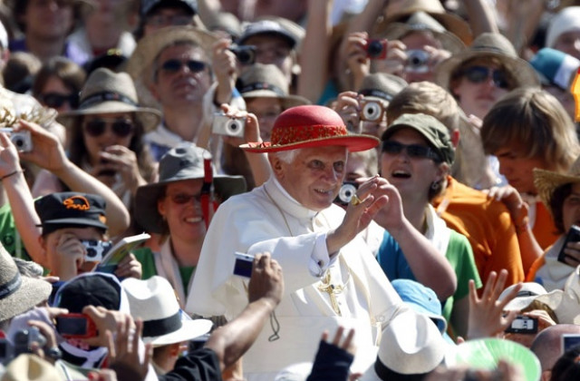 Публичните появи на папата във Великобритания ще бъдат с билети