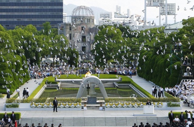 Япония отбеляза 65-ата годишнина от ядрената бомбардировка на Хирошима