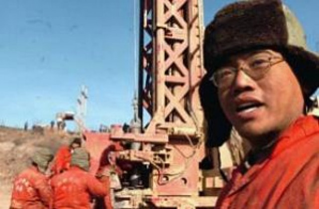 Пожар в златна мина блокира 50 миньори в Китай