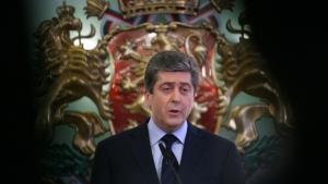 Първанов иска диалог не диктат за новия шеф на военното