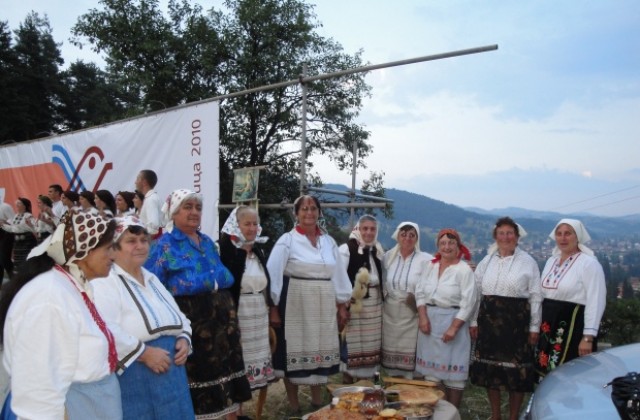 Наши самодейци с награди от Копривщица-2010