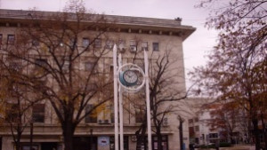 Ремонтират защитеното жилище в кв Акациите