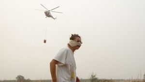 Руснаците се борят с пожарите с отряди сформирани в интернет