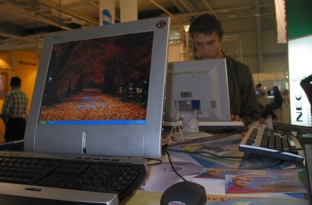 НАП запорира банкови сметки по интернет