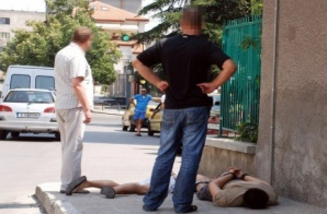 Двама закопчани в зрелищна акция на Дунав