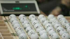 Туристи масово пускат тото във Варна