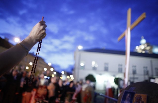 Един кръст стана символ на разцепление между поляците